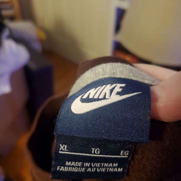 Nike Sweatshirt - Picture 11 of 11